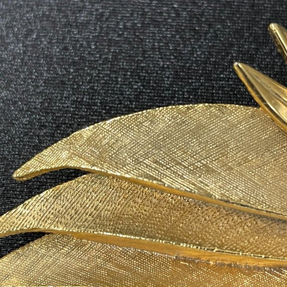 EUC Vintage '50's Expan Brand Abstract Bird Pin, Gold-Tone Textured, 2 3/4" L - Picture 2 of 11